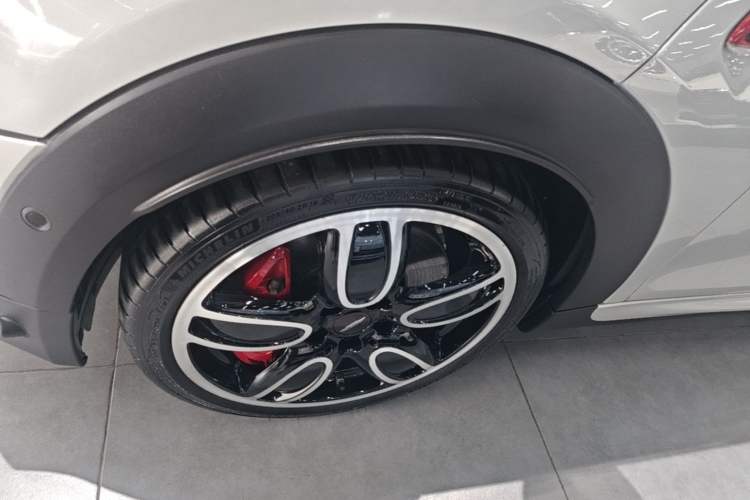 Used MINI JCW 2021 2.0T JOHN COOPER WORKS ALL-IN Left Front Wheel Hub