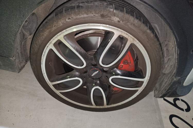 Used MINI JCW 2021 2.0T JOHN COOPER WORKS ALL-IN Right Front Wheel Hub