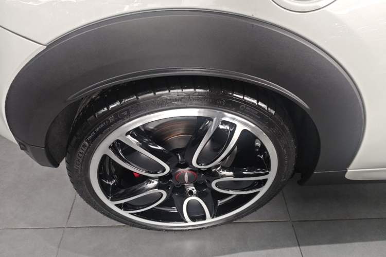 Used MINI JCW 2021 2.0T JOHN COOPER WORKS ALL-IN Right Rear Wheel Hub