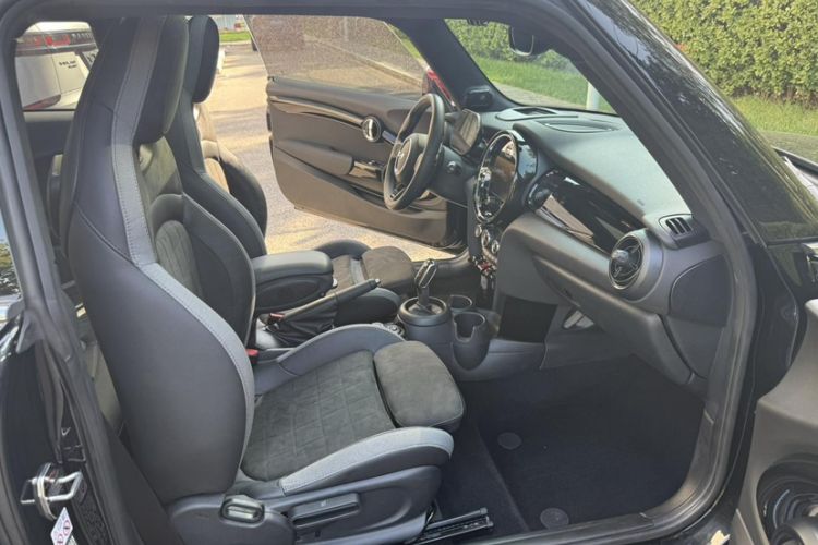 Used MINI JCW 2022 2.0T JOHN COOPER WORKS ALL-IN Interior 10
