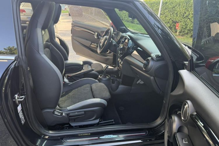 Used MINI JCW 2022 2.0T JOHN COOPER WORKS ALL-IN Interior 11