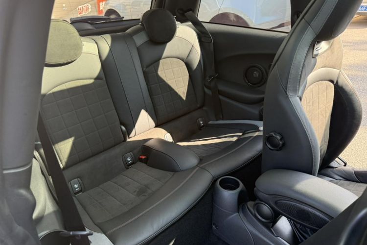 Used MINI JCW 2022 2.0T JOHN COOPER WORKS ALL-IN Interior 12