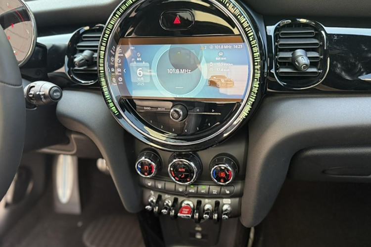 Used MINI JCW 2022 2.0T JOHN COOPER WORKS ALL-IN Interior 3