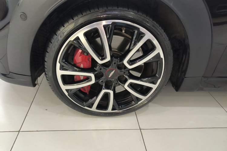 Used MINI JCW 2022 2.0T JOHN COOPER WORKS ALL-IN Left Front Wheel Hub