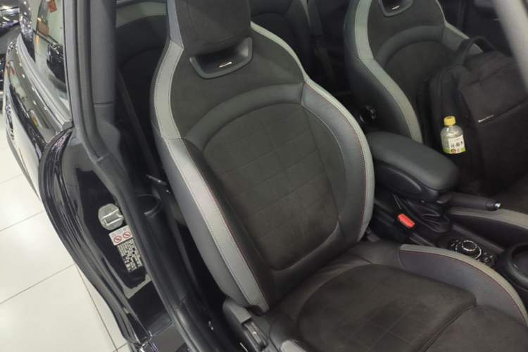 Used MINI JCW 2022 2.0T JOHN COOPER WORKS ALL-IN Right Front Seat