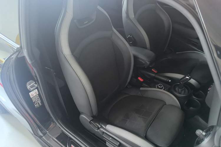 Used MINI JCW 2022 Refresh 2.0T JOHN COOPER WORKS ALL-IN Right Front Seat