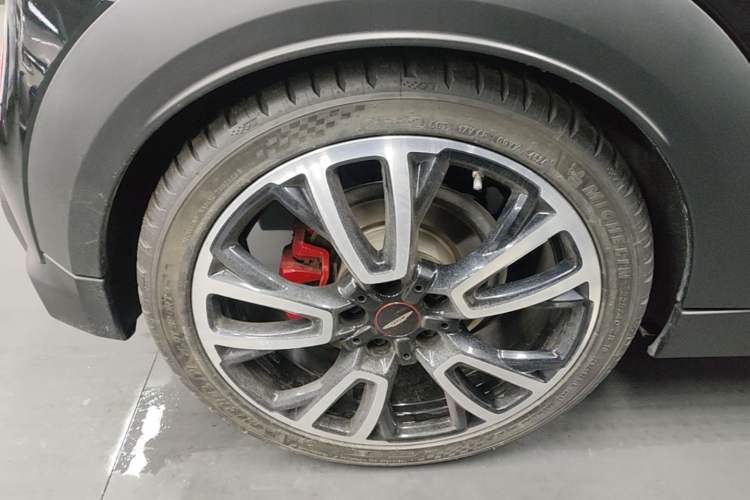Used MINI JCW 2022 2.0T JOHN COOPER WORKS ALL-IN Right Rear Wheel Hub