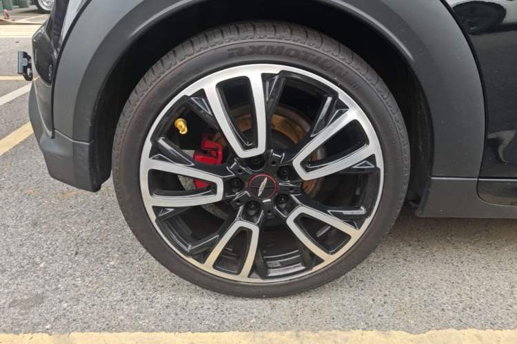 Used MINI JCW 2022 2.0T JOHN COOPER WORKS ALL-IN Right Rear Wheel Hub