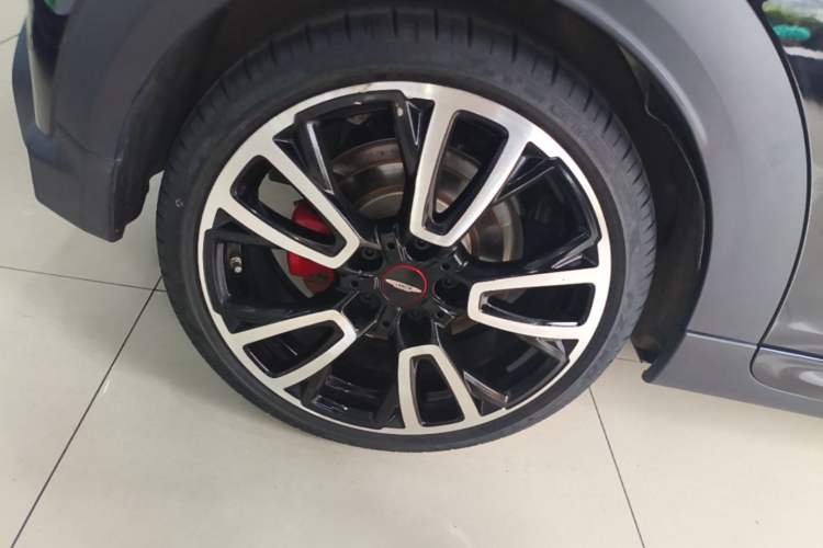 Used MINI JCW 2022 2.0T JOHN COOPER WORKS ALL-IN Right Rear Wheel Hub