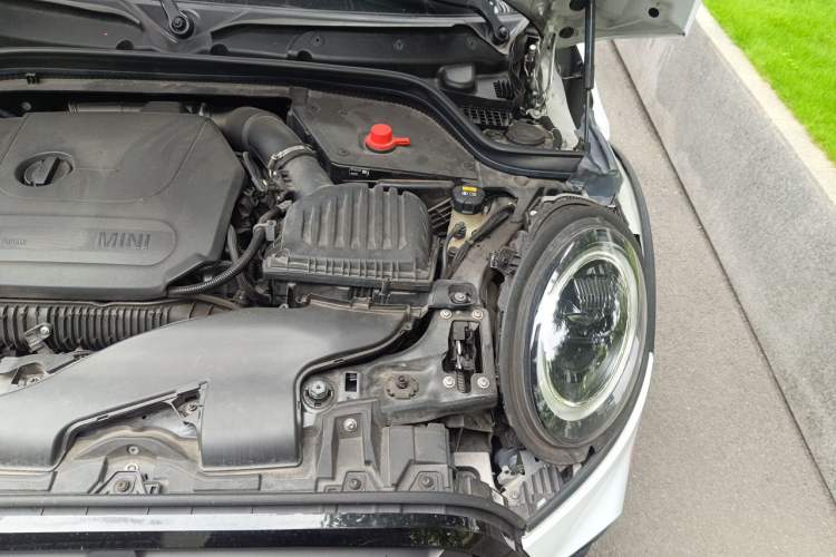 Used MINI JCW 2022 2.0T JOHN COOPER WORKS ALL-IN Engine Bay Left