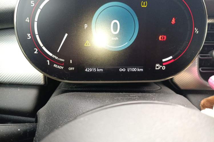 Used MINI JCW 2022 2.0T JOHN COOPER WORKS ALL-IN Odometer Close Up