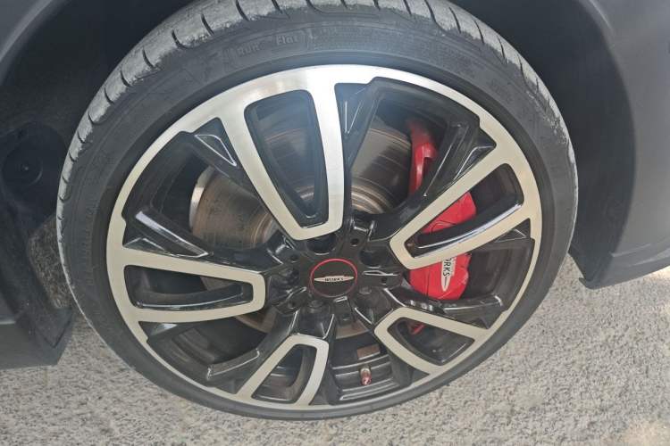 Used MINI JCW 2022 Refresh 2.0T JOHN COOPER WORKS ALL-IN Right Front Wheel Hub
