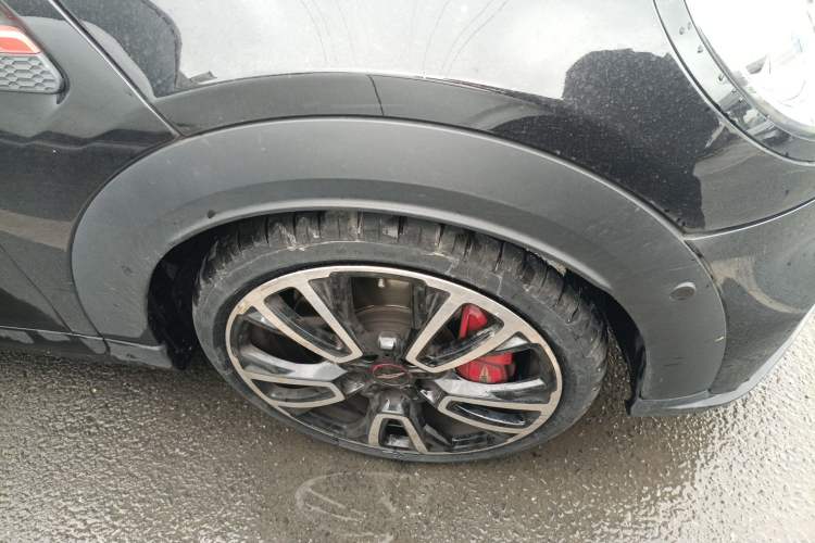 Used MINI JCW 2022 2.0T JOHN COOPER WORKS ALL-IN Right Front Wheel Hub