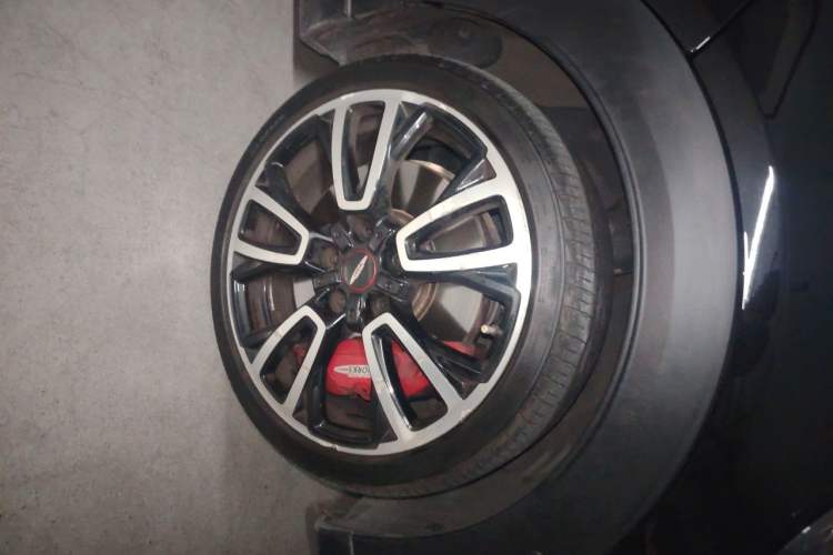 Used MINI JCW 2022 2.0T JOHN COOPER WORKS ALL-IN Right Front Wheel Hub