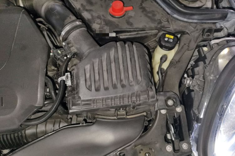 Used MINI JCW 2022 2.0T JOHN COOPER WORKS ALL-IN Engine Bay Left