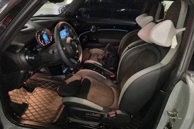 Used MINI JCW 2022 2.0T JOHN COOPER WORKS ALL-IN Interior 3