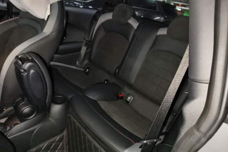 Used MINI JCW 2022 2.0T JOHN COOPER WORKS ALL-IN Interior 4