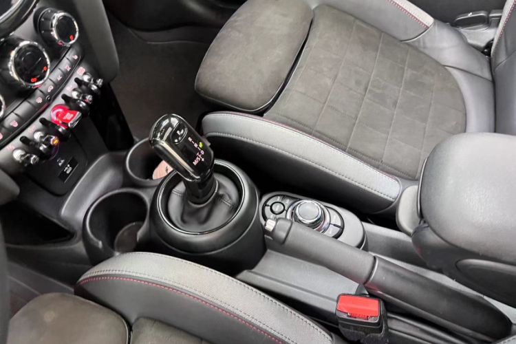 Used MINI JCW 2022 2.0T JOHN COOPER WORKS ALL-IN Interior 7