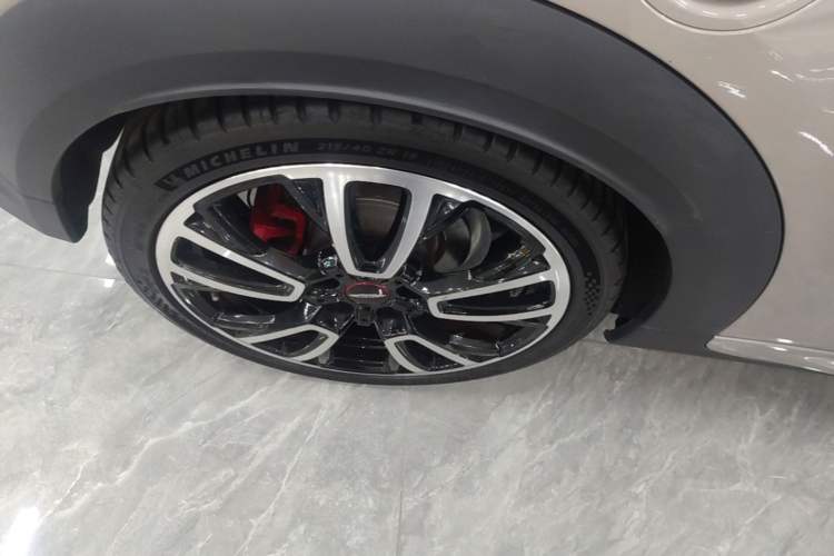Used MINI JCW 2022 Refresh 2.0T JOHN COOPER WORKS ALL-IN Right Rear Wheel Hub