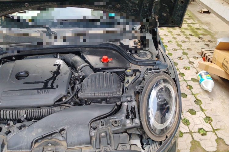 Used MINI JCW 2022 2.0T JOHN COOPER WORKS ALL-IN Engine Bay Left