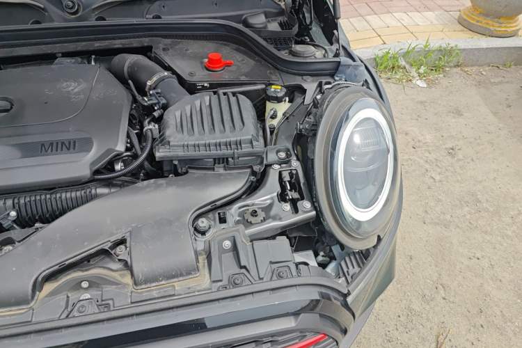 Used MINI JCW 2022 2.0T JOHN COOPER WORKS ALL-IN Engine Bay Left