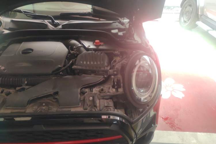Used MINI JCW 2022 2.0T JOHN COOPER WORKS ALL-IN Engine Bay Left