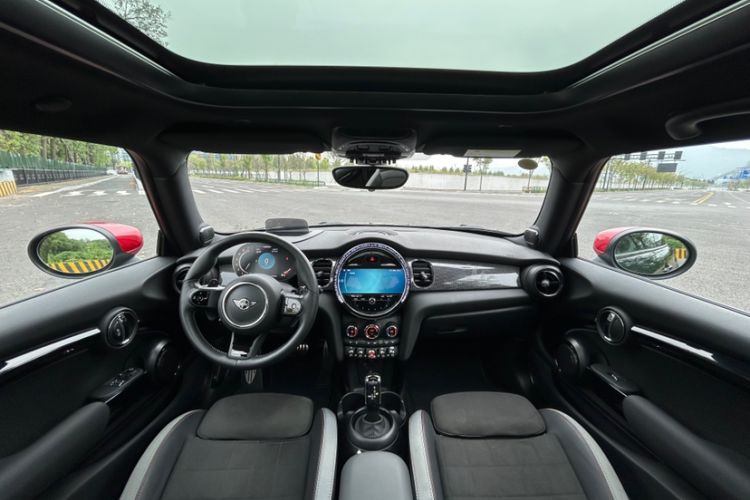 Used MINI JCW 2022 2.0T JOHN COOPER WORKS ALL-IN Interior 10