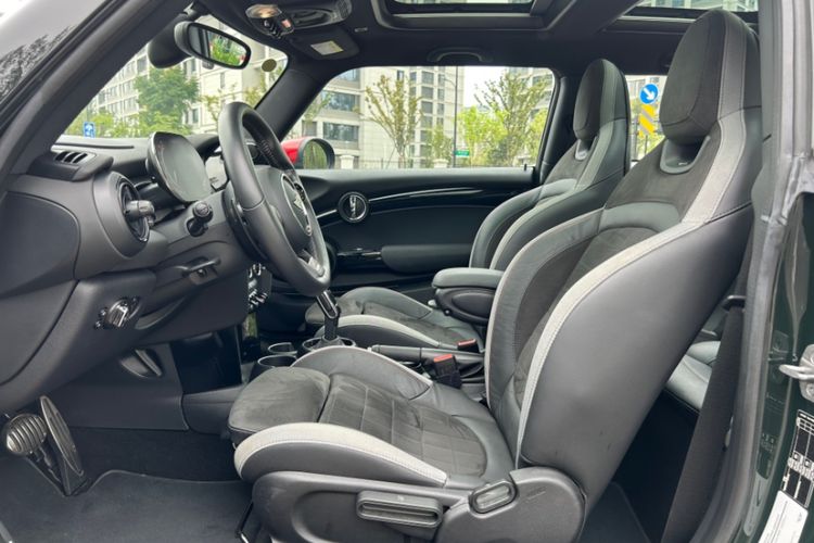 Used MINI JCW 2022 2.0T JOHN COOPER WORKS ALL-IN Interior 11