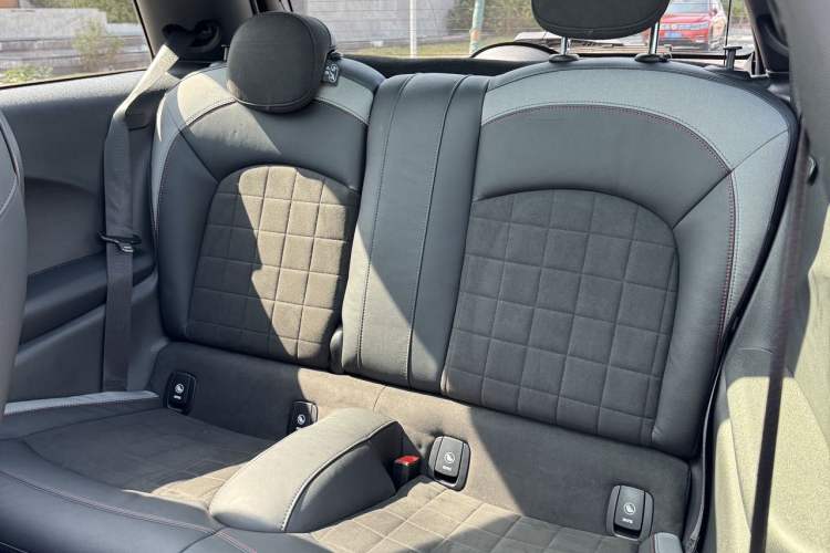 Used MINI JCW 2022 2.0T JOHN COOPER WORKS ALL-IN Interior 12