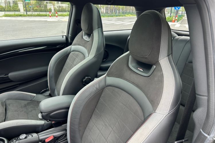 Used MINI JCW 2022 2.0T JOHN COOPER WORKS ALL-IN Interior 13