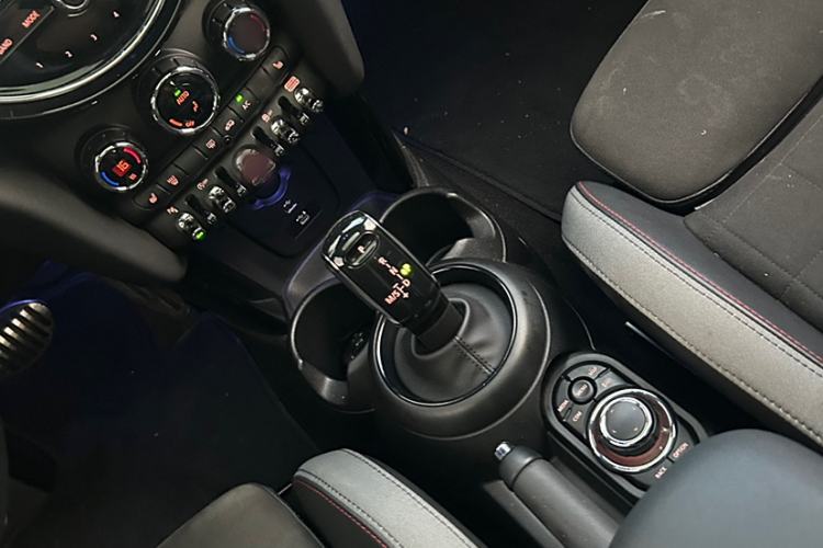 Used MINI JCW 2022 2.0T JOHN COOPER WORKS ALL-IN Interior 15