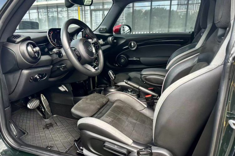 Used MINI JCW 2022 2.0T JOHN COOPER WORKS ALL-IN Interior 6
