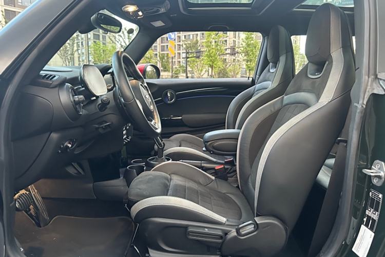 Used MINI JCW 2022 2.0T JOHN COOPER WORKS ALL-IN Interior 6