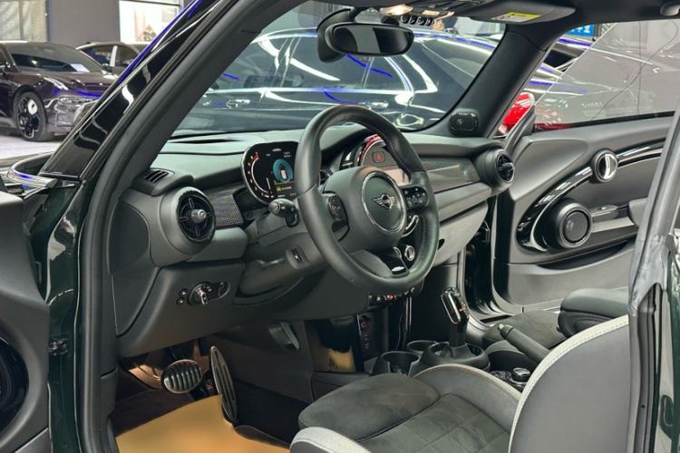 Used MINI JCW 2022 2.0T JOHN COOPER WORKS ALL-IN Interior 8