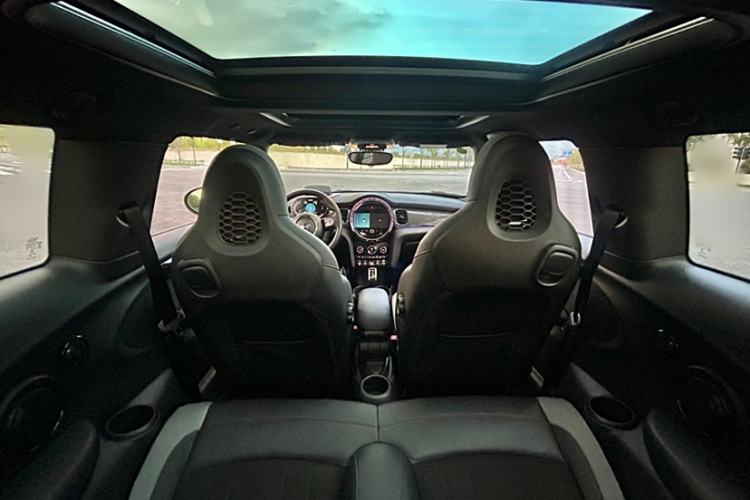 Used MINI JCW 2022 2.0T JOHN COOPER WORKS ALL-IN Interior 8
