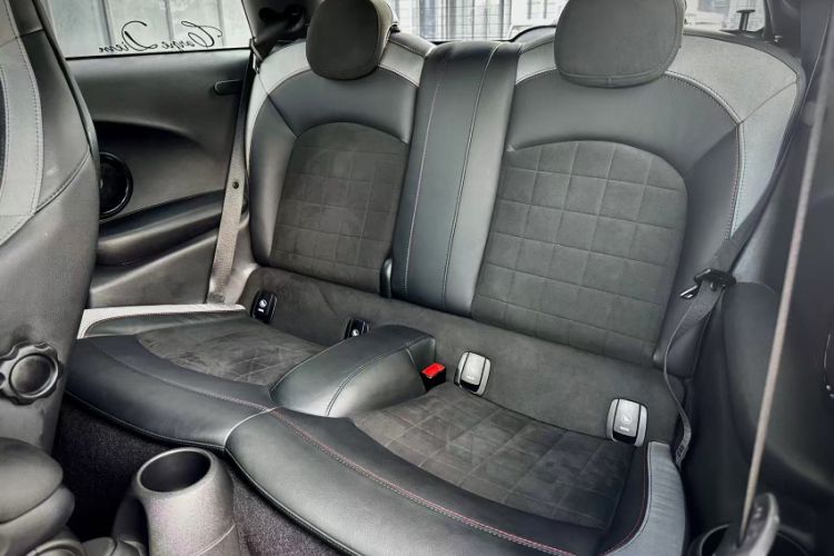 Used MINI JCW 2022 2.0T JOHN COOPER WORKS ALL-IN Interior 9