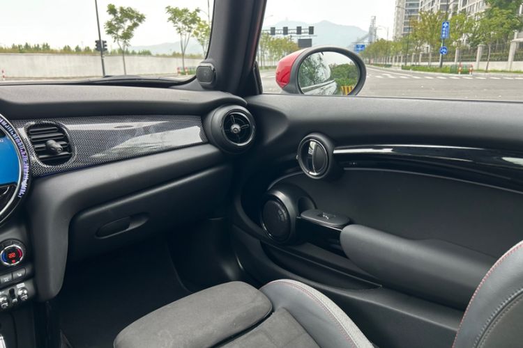 Used MINI JCW 2022 2.0T JOHN COOPER WORKS ALL-IN Interior 9