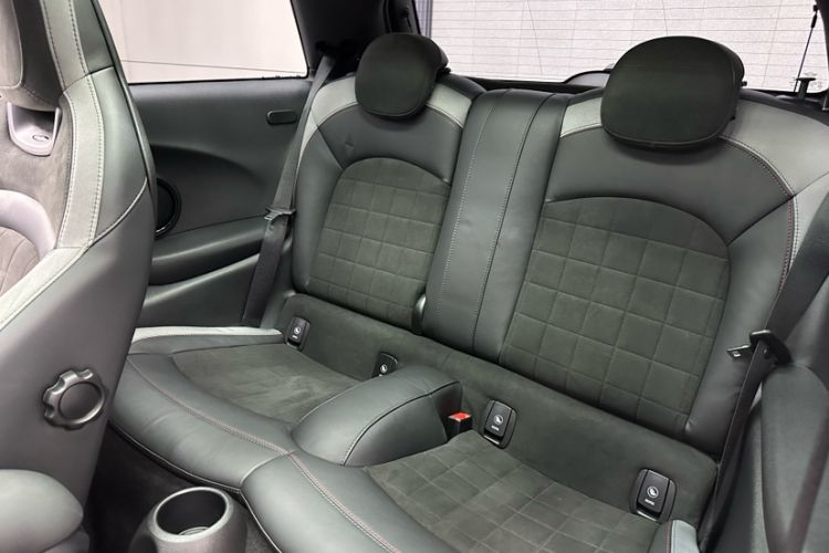 Used MINI JCW 2022 2.0T JOHN COOPER WORKS ALL-IN Interior 9