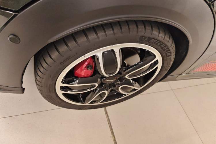Used MINI JCW 2022 2.0T JOHN COOPER WORKS ALL-IN Left Front Wheel Hub