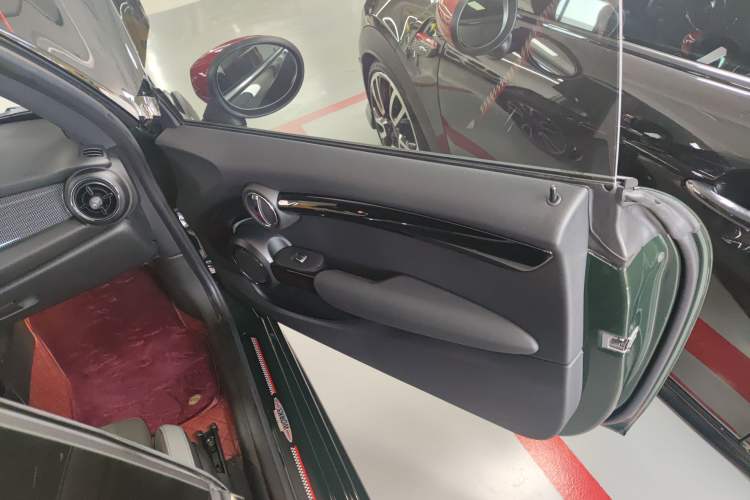 Used MINI JCW 2022 2.0T JOHN COOPER WORKS ALL-IN Right Front Door Interior