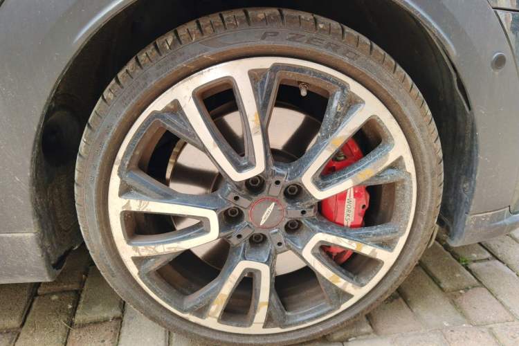Used MINI JCW 2022 2.0T JOHN COOPER WORKS ALL-IN Right Front Wheel Hub