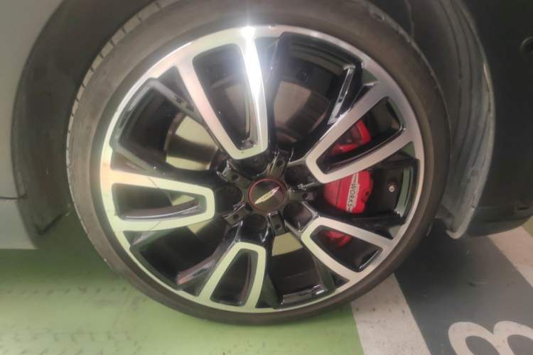 Used MINI JCW 2022 2.0T JOHN COOPER WORKS ALL-IN Right Front Wheel Hub