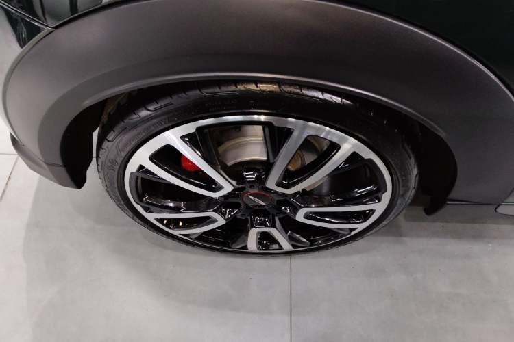 Used MINI JCW 2022 2.0T JOHN COOPER WORKS ALL-IN Right Rear Wheel Hub