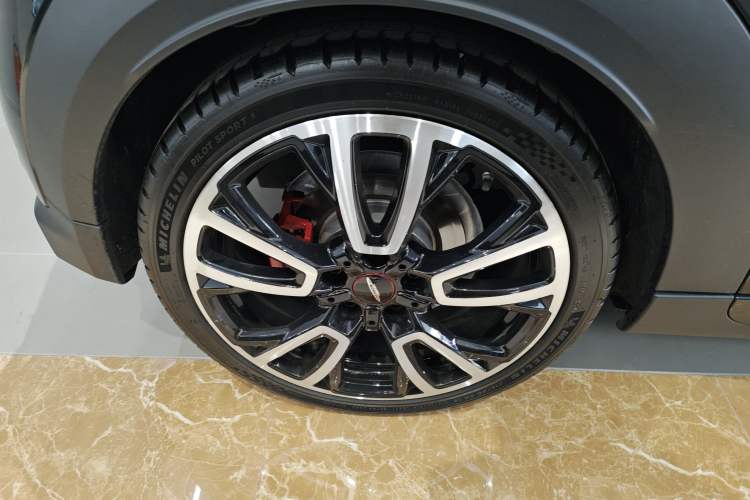 Used MINI JCW 2022 2.0T JOHN COOPER WORKS ALL-IN Right Rear Wheel Hub