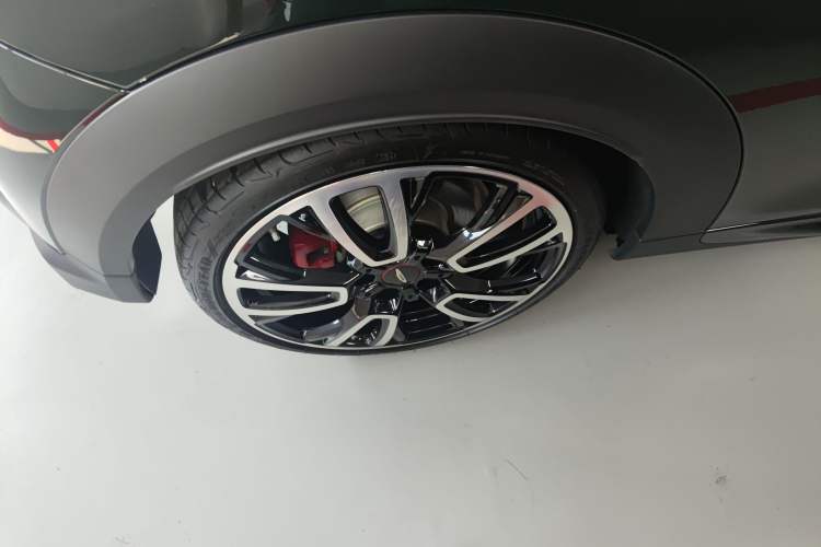 Used MINI JCW 2022 2.0T JOHN COOPER WORKS ALL-IN Right Rear Wheel Hub