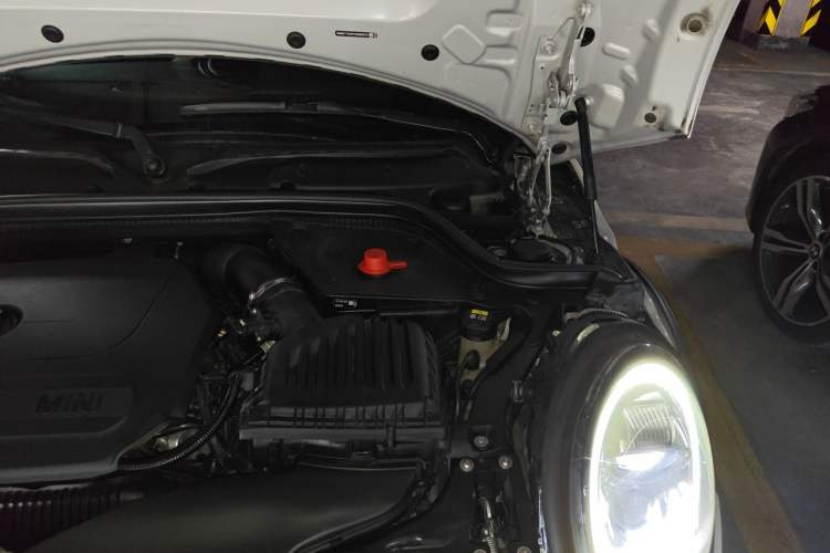 Used MINI JCW 2022 Refresh 2.0T JOHN COOPER WORKS ALL-IN Engine Bay Left