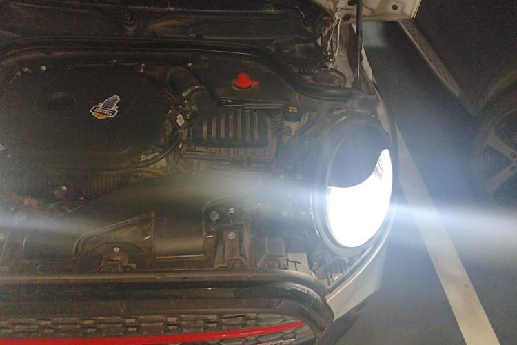 Used MINI JCW 2022 2.0T JOHN COOPER WORKS ALL-IN Engine Bay Left