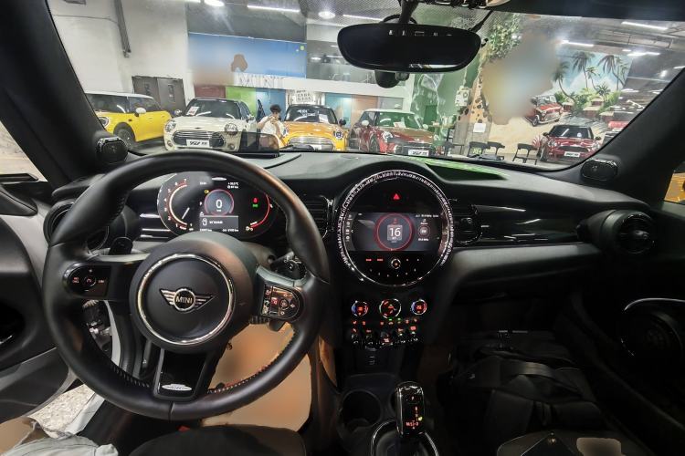 Used MINI JCW 2022 2.0T JOHN COOPER WORKS ALL-IN Interior 2