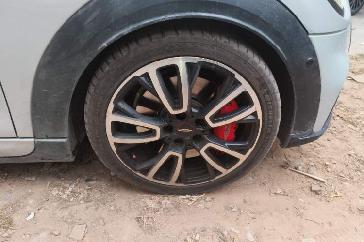 Used MINI JCW 2022 2.0T JOHN COOPER WORKS ALL-IN Right Front Wheel Hub