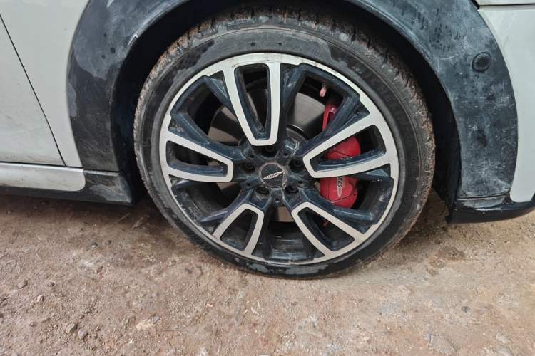 Used MINI JCW 2022 2.0T JOHN COOPER WORKS ALL-IN Right Front Wheel Hub